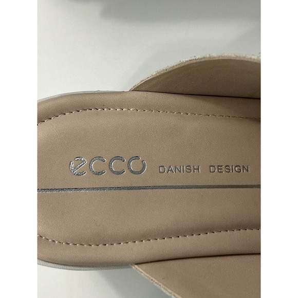 ECCO Shape 35 Wedge White Sandal 2 Strap Leather NIB Size 9 9.5 - Picture 2 of 9